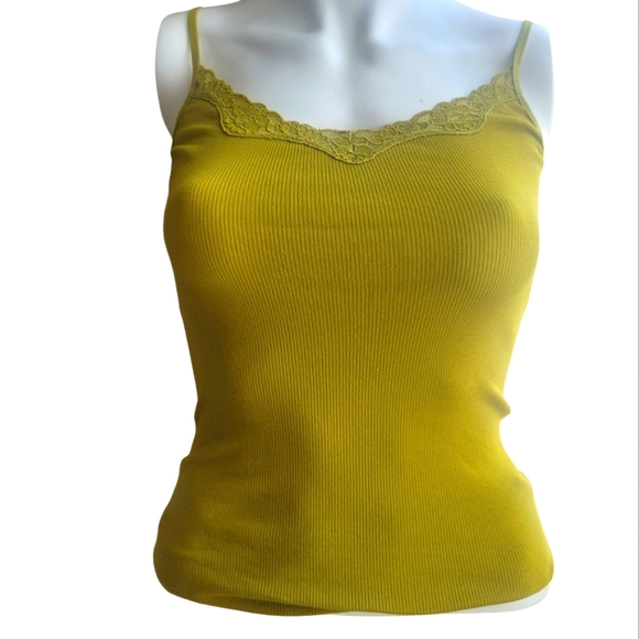 Woman Lace Trim Camisole Top Size 32 - Picture 1 of 7